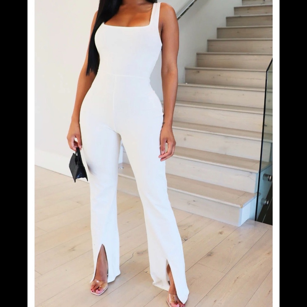 Shape Cream Cotton Square Neck Split Front Jumpsuit
Size: 6
Color: Cream